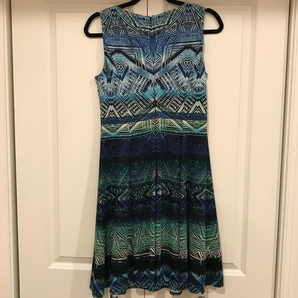 Patterned Dress - Picture 3 of 4